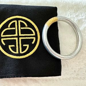 Original BuDhaGirl. SILVER TZUBBIE. Large. Used, very good conditions.